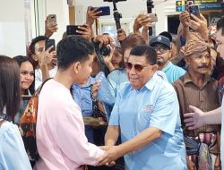 Sapaan Adat Helong Sambut Gibran Rakabuming Raka Saat Tiba di Bandara El Tari Kupang