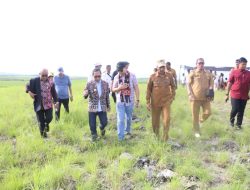 Kunker ke Sumba Tengah, Pj. Gubernur NTT Tinjau Rencana Lokasi Pembangunan PLTS
