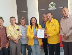 Jonas – Alo Serahkan Dokumen Survei Cakada ke Golkar NTT