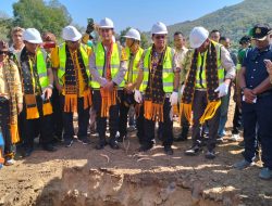 Pembangunan RSP Riung, Jawab Kerinduan Masyarakat, Melki Laka Lena Disambut Bahagia Warga