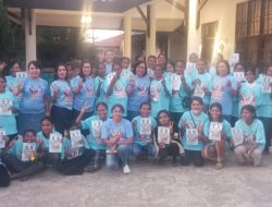 Perempuan Hebat Tim Melki-Johni Sambangi Komunitas Pemulung Kota Kupang