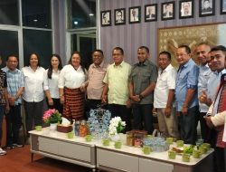 Ketua GMIT Titipkan Masalah Pendidikan & Ekonomi Jemaat Kepada Melki – Johni