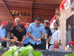 Ziarah ke Makam Frans Lebu Raya, Melki Laka Lena Sebut Akan Lanjutkan Hal Baik yang Diwariskan