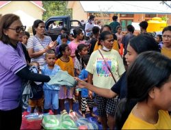 Peduli Korban Erupsi Lewotobi, Yayasan D’Asadoma Salurkan Ratusan Paket Bantuan untuk Anak – Anak