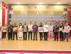 Serahkan Bonus PON Aceh, Melki – Johni Dorong Atlet NTT Raih Prestasi Maksimal Pada PON 2028