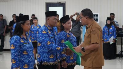 Gubernur Melki Serahkan 4.536 SK PPPK Paruh Waktu