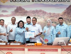 Kunker ke NTT, Komisi X DPR RI Serahkan Bantuan DAK Non Fisik Rp 1,06 T ke Pemprov