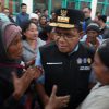 Gubernur Melki Antar Langsung Bantuan ke Pelosok Poka, Pastikan Warga Korban Gempa Tak Terlewat